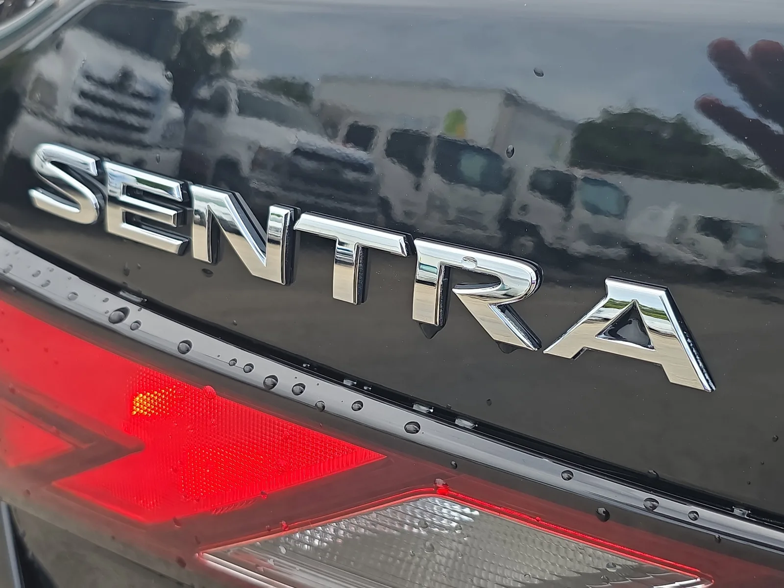 2025 Nissan Sentra SV photo 10