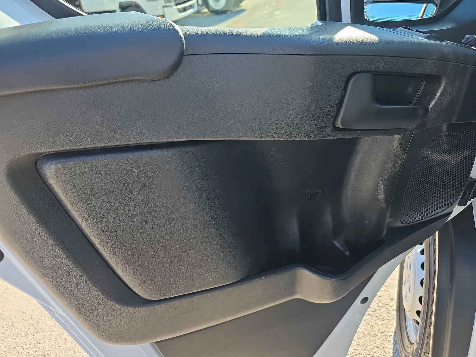 2025 RAM ProMaster Cargo Van Tradesman photo 18