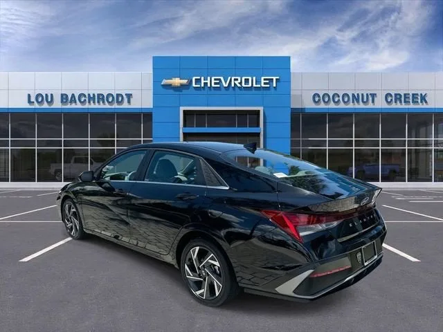 2025 Hyundai Elantra SEL Convenience photo 6