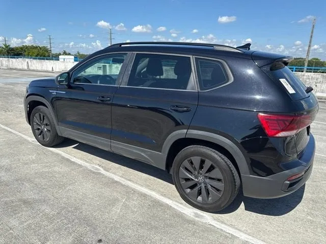 2022 Volkswagen Taos S photo 14