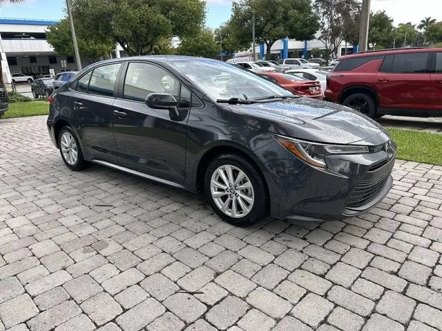 2023 Toyota Corolla LE photo 16