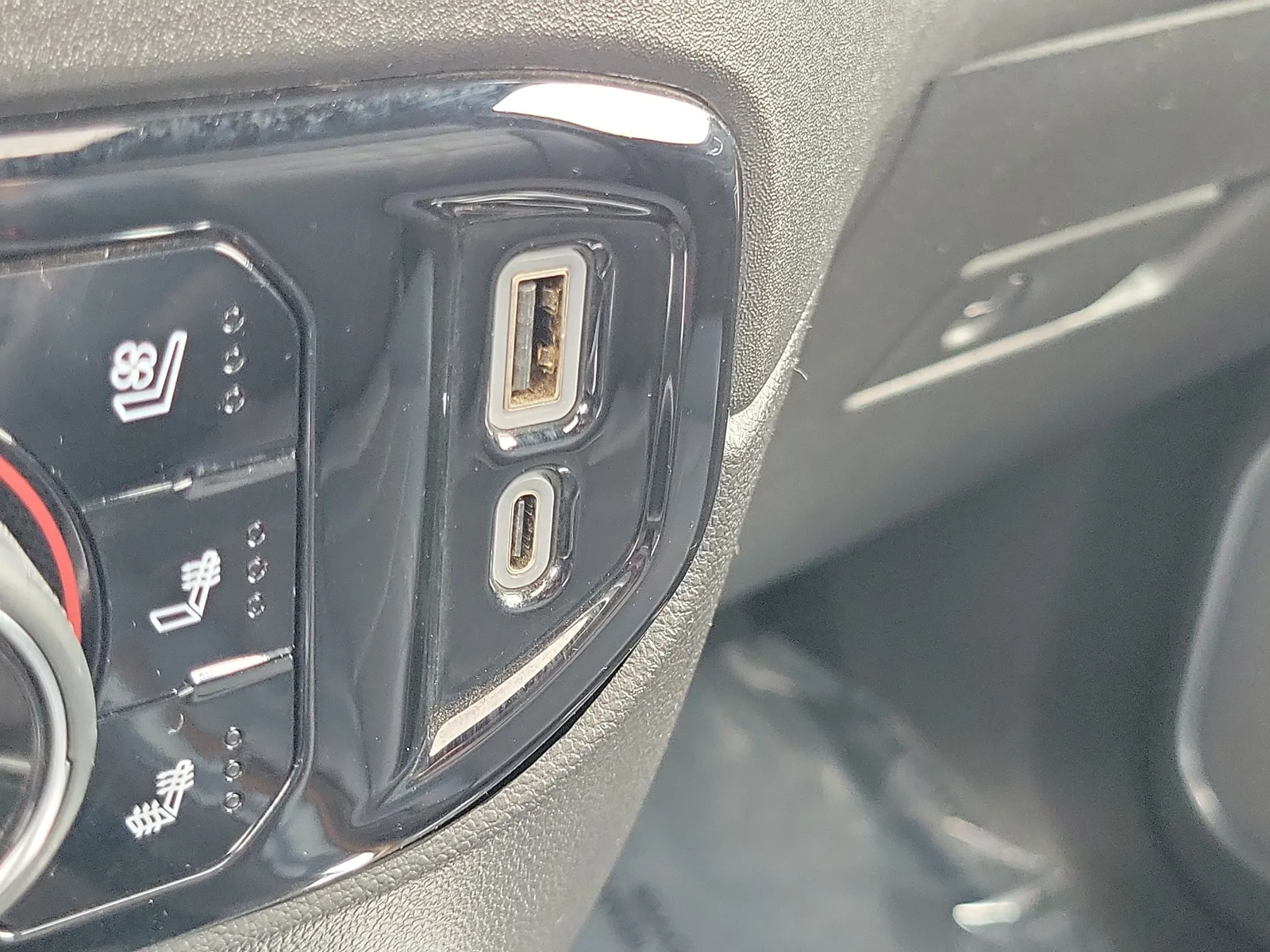 2024 Chevrolet Silverado 2500 HD High Country photo 29