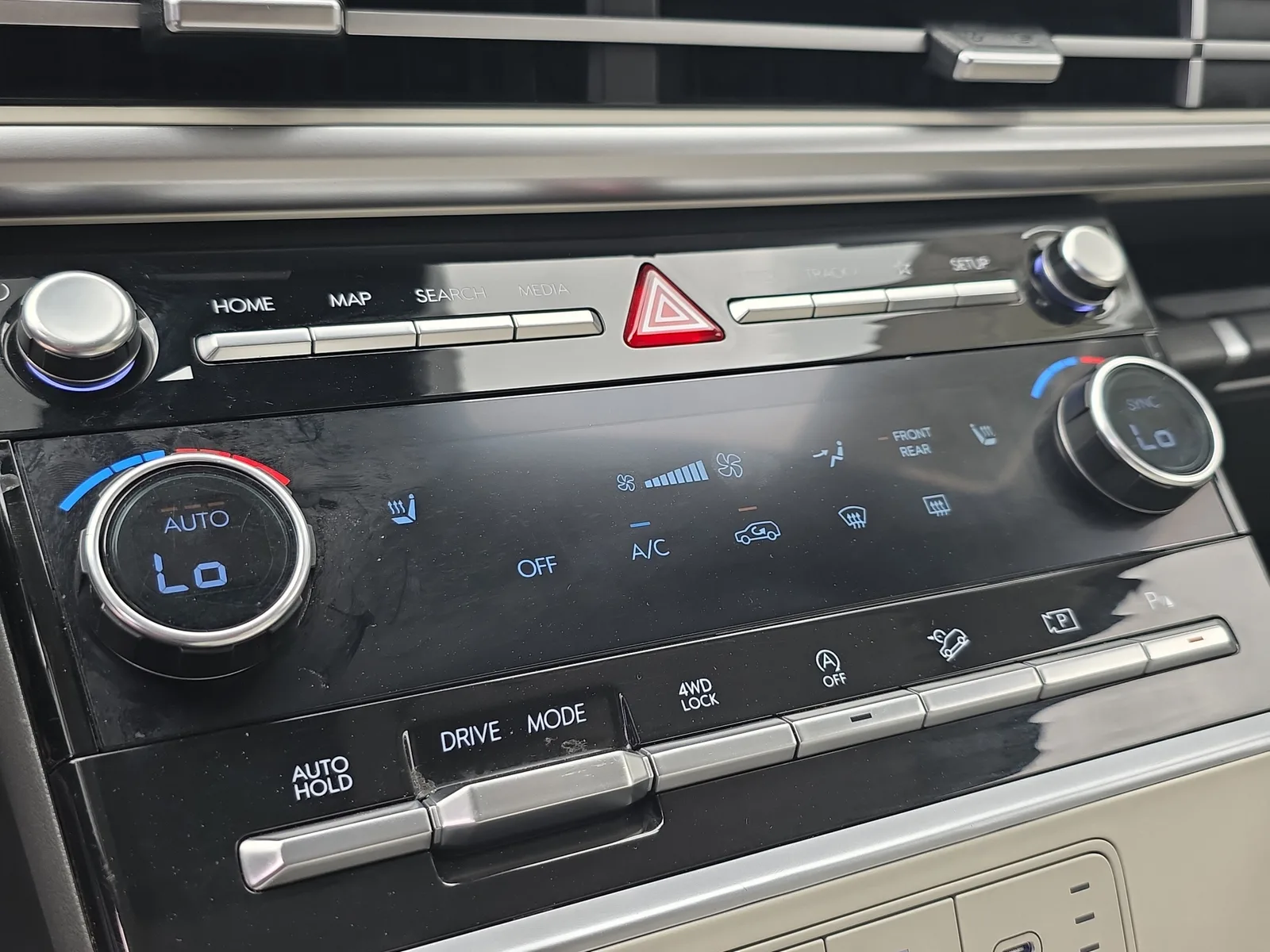 2024 Hyundai Santa Fe SEL photo 31