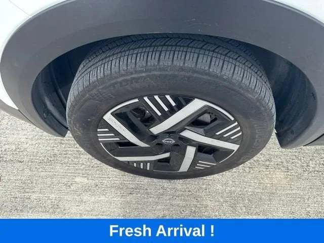 2025 Nissan Kicks SV photo 18