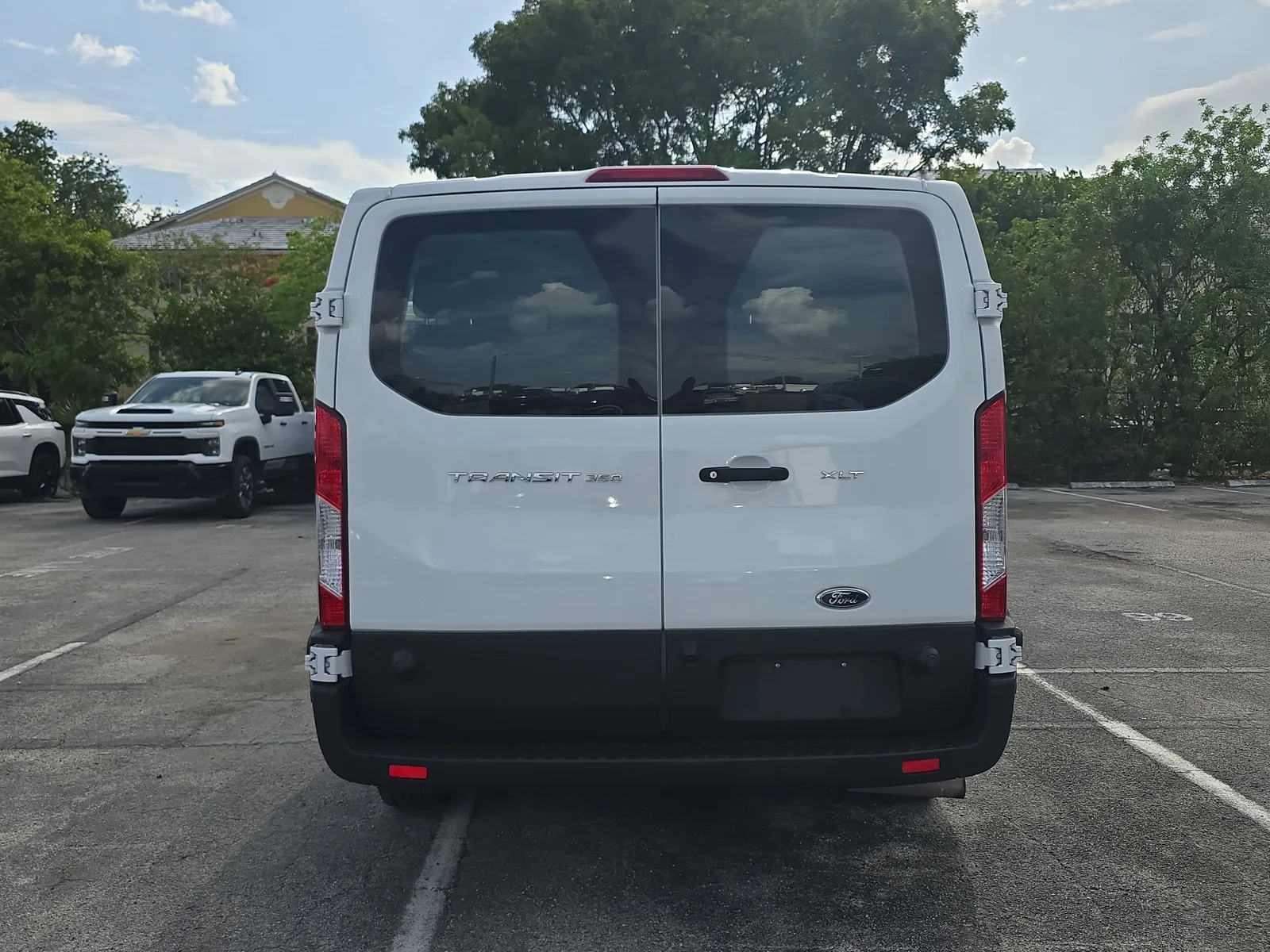 2024 Ford Transit Passenger Wagon XL photo 6