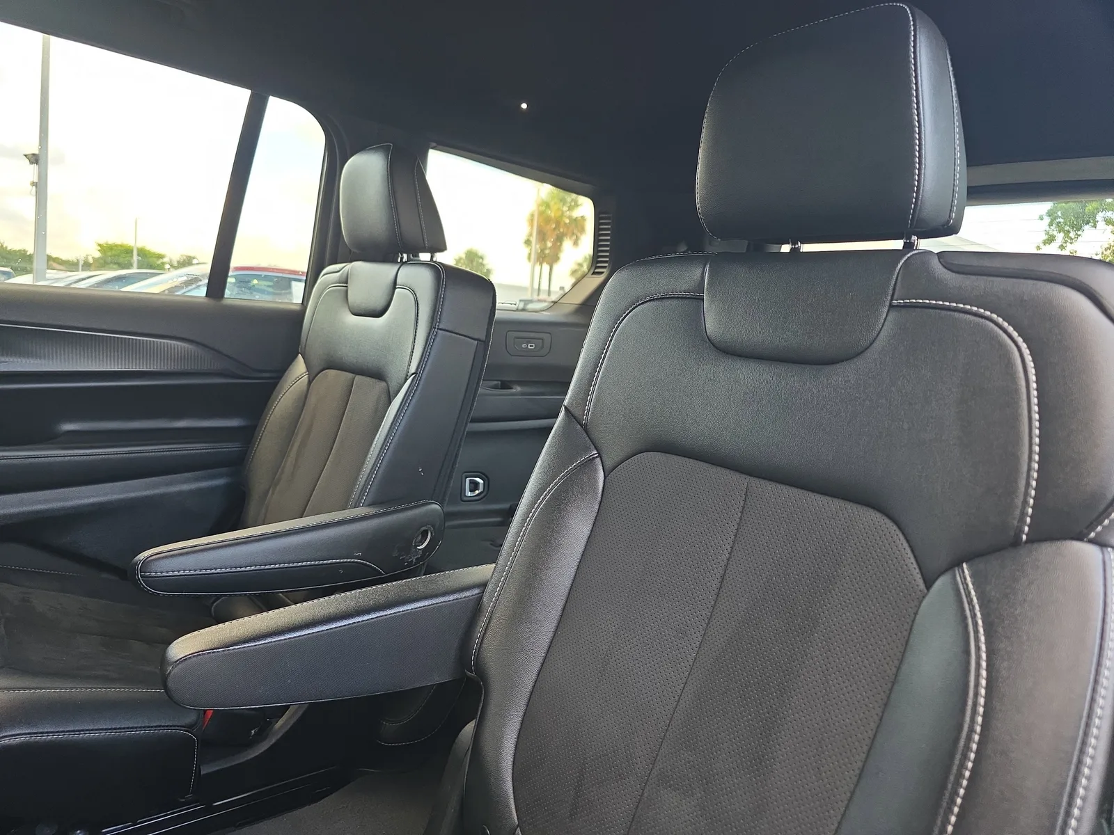 2023 Jeep Grand Cherokee L Altitude photo 15