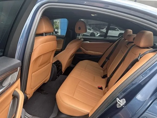 2023 BMW 5 Series 530i photo 27