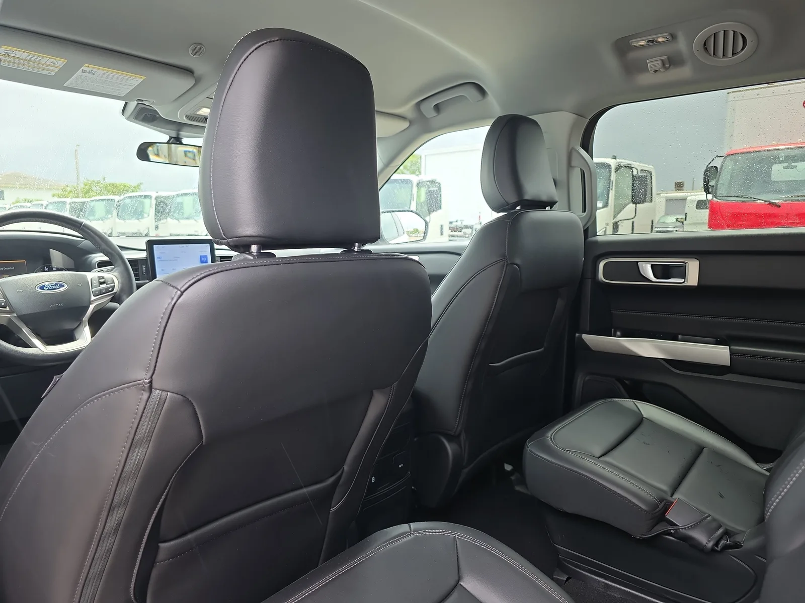 2024 Ford Explorer XLT photo 15