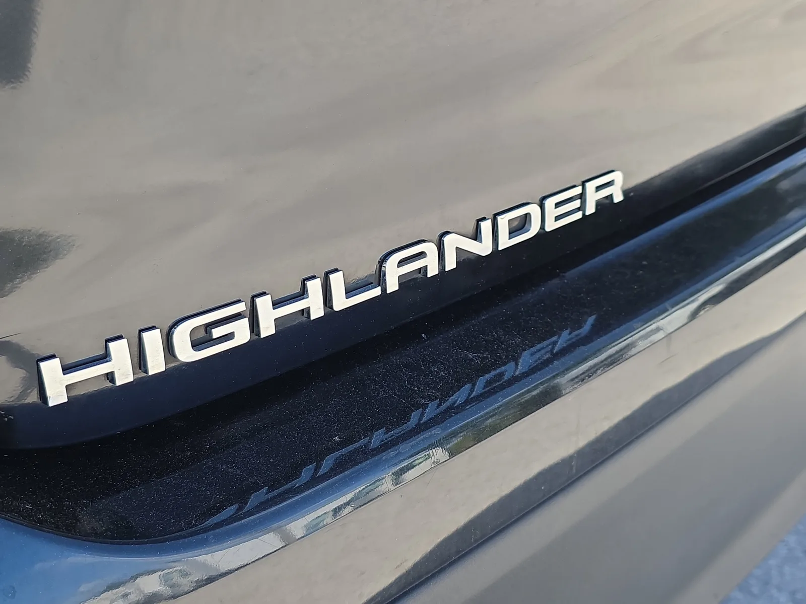 2024 Toyota Highlander LE photo 10