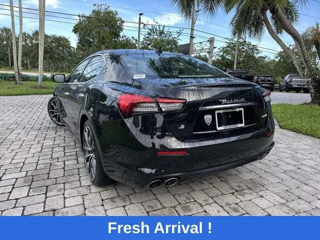 2021 Maserati Ghibli S GranLusso photo 12