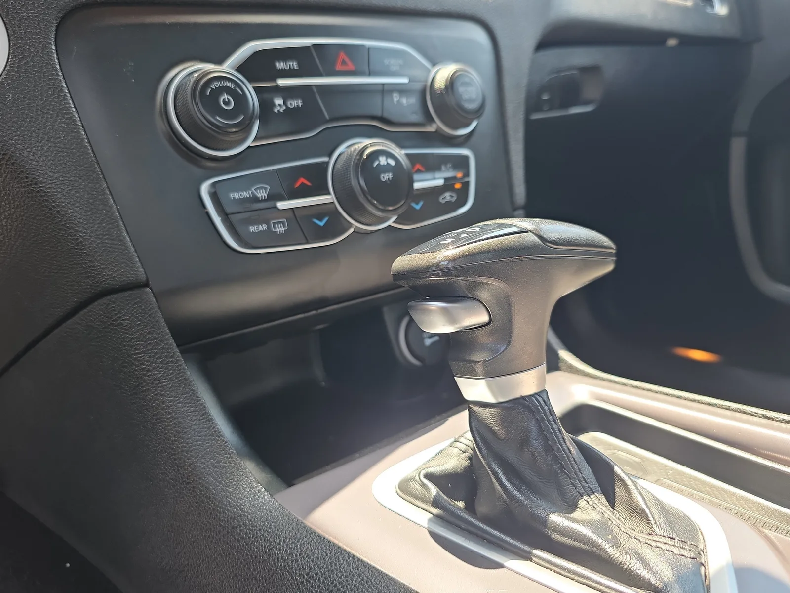 2023 Dodge Charger SXT photo 32