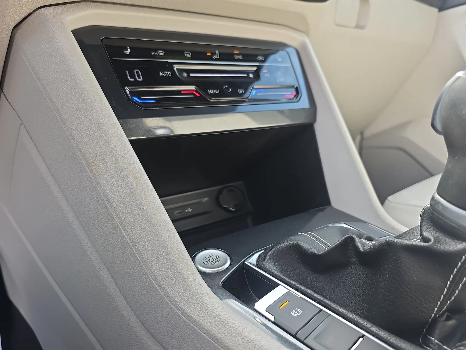 2023 Volkswagen Tiguan SE R-Line Black photo 32