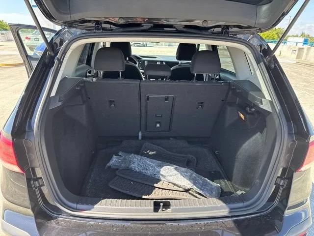 2022 Volkswagen Taos S photo 4