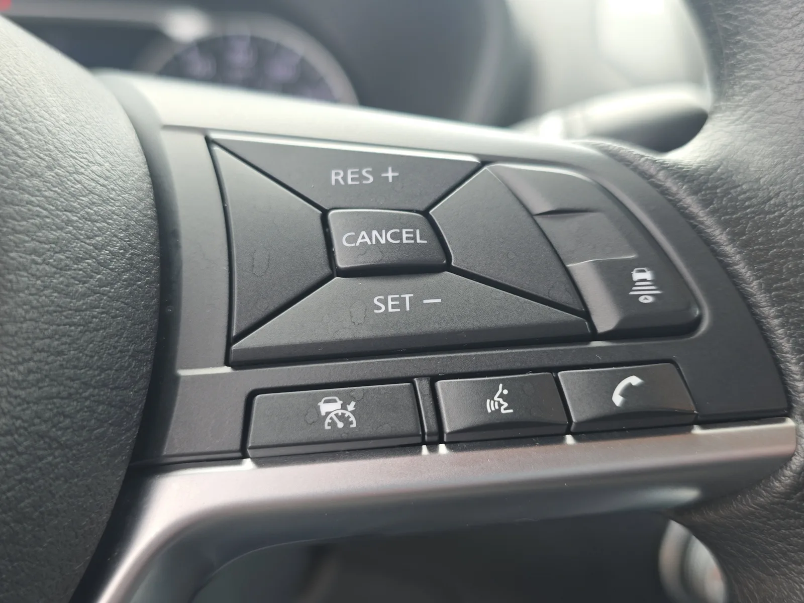 2025 Nissan Sentra SV photo 28