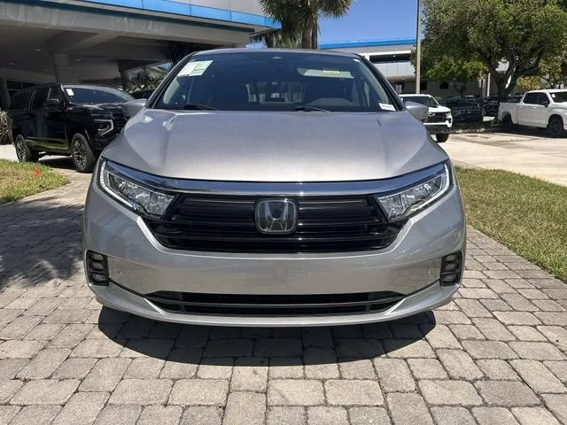 2023 Honda Odyssey Touring photo 19