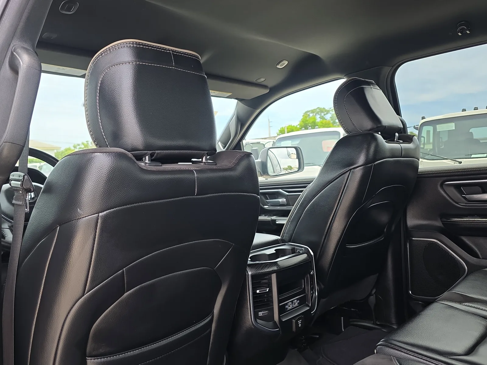 2024 RAM 1500 Laramie photo 14