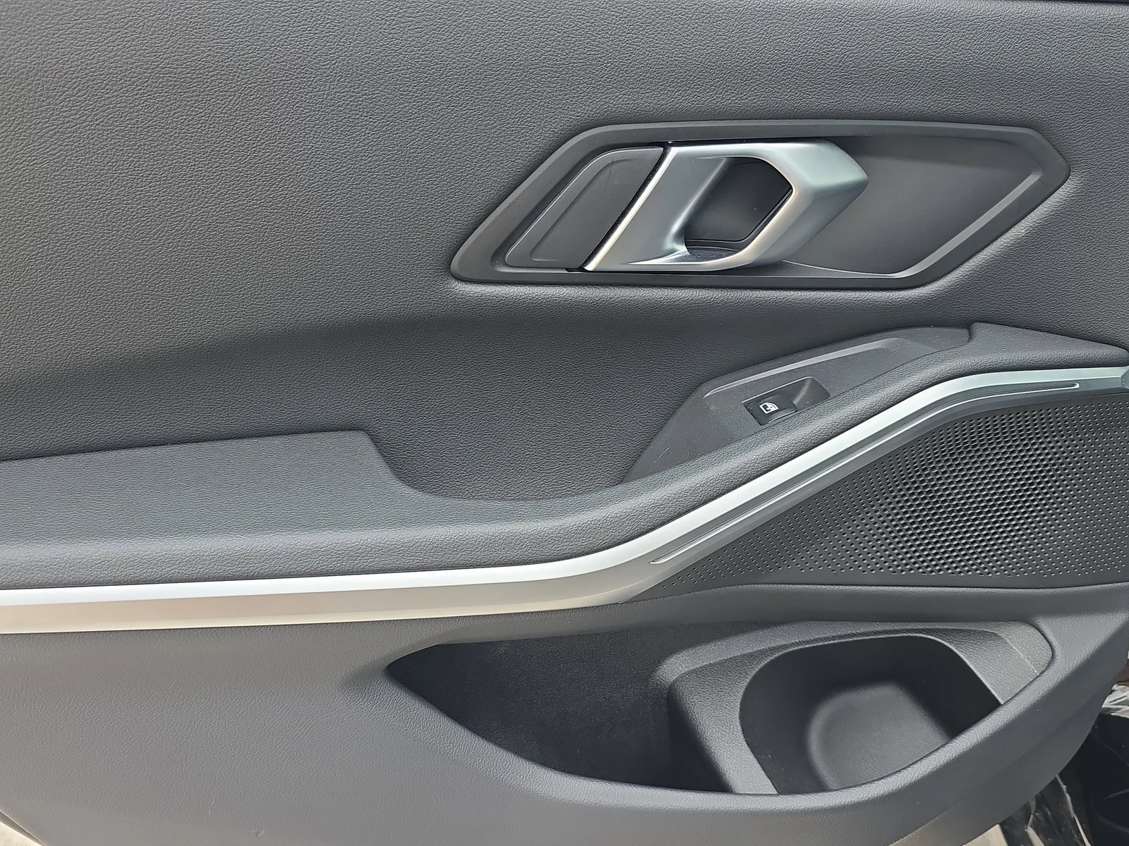 2025 BMW 3 Series 330i xDrive photo 14