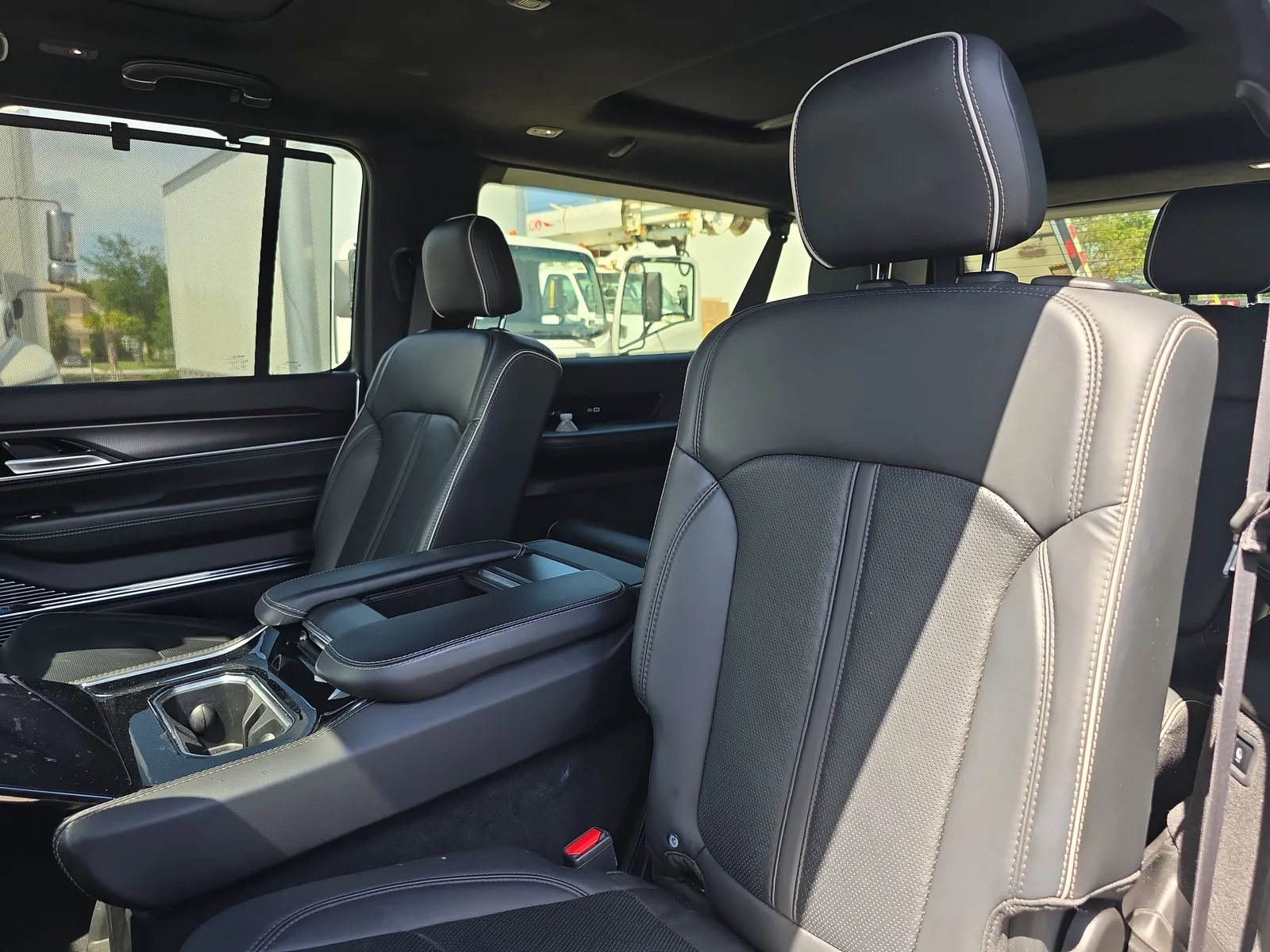 2024 Jeep Grand Wagoneer L Series II photo 15