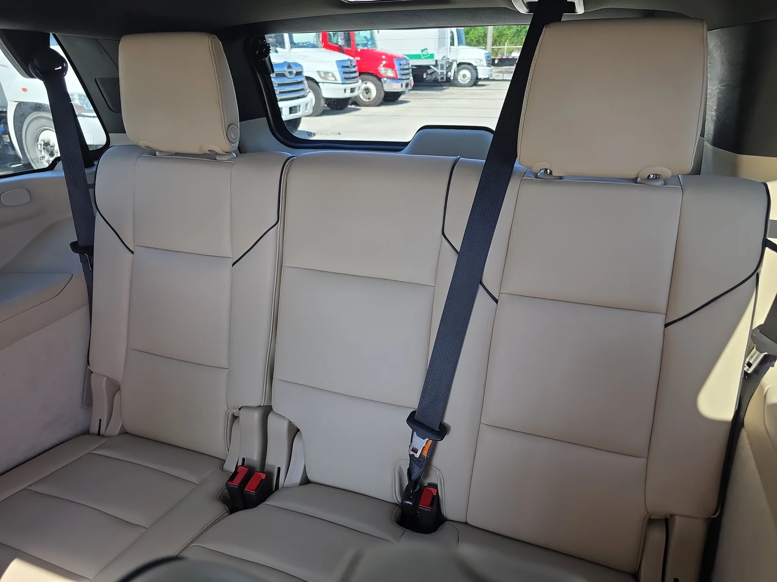 2023 Cadillac Escalade Premium Luxury photo 14