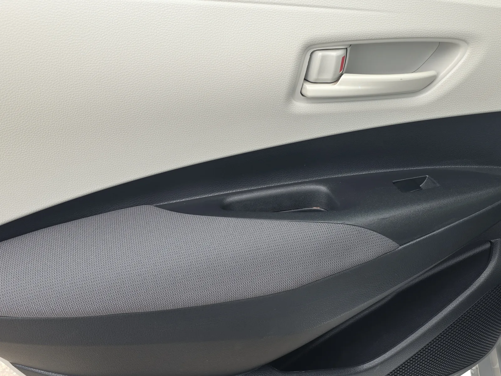 2024 Toyota Corolla LE photo 14
