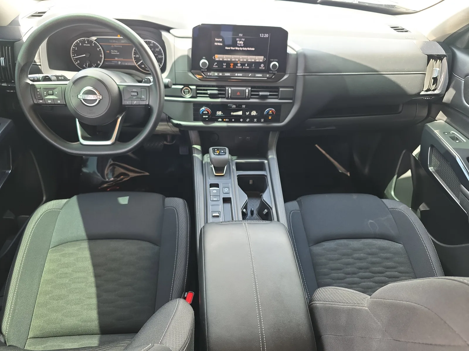 2024 Nissan Pathfinder S photo 19
