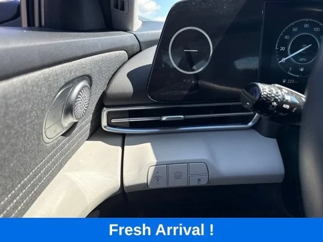 2025 Hyundai Elantra Hybrid Limited photo 9