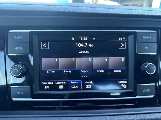 2024 Volkswagen Jetta SE photo 25