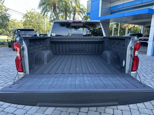 2024 Chevrolet Silverado 1500 High Country photo 28