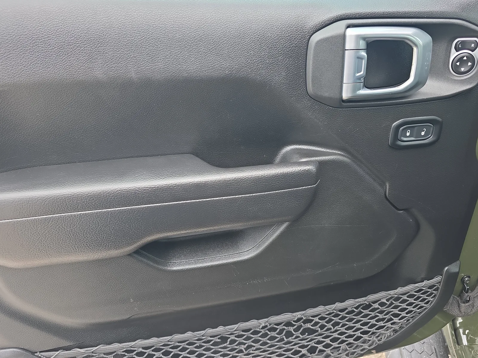 2023 Jeep Wrangler Sport S photo 21