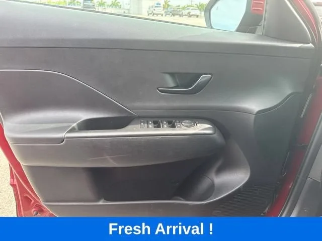 2025 Hyundai Kona SEL photo 11