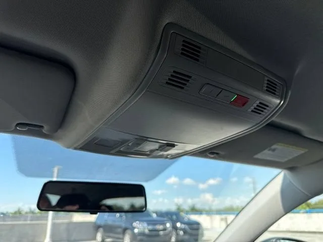 2022 Volkswagen Taos S photo 10