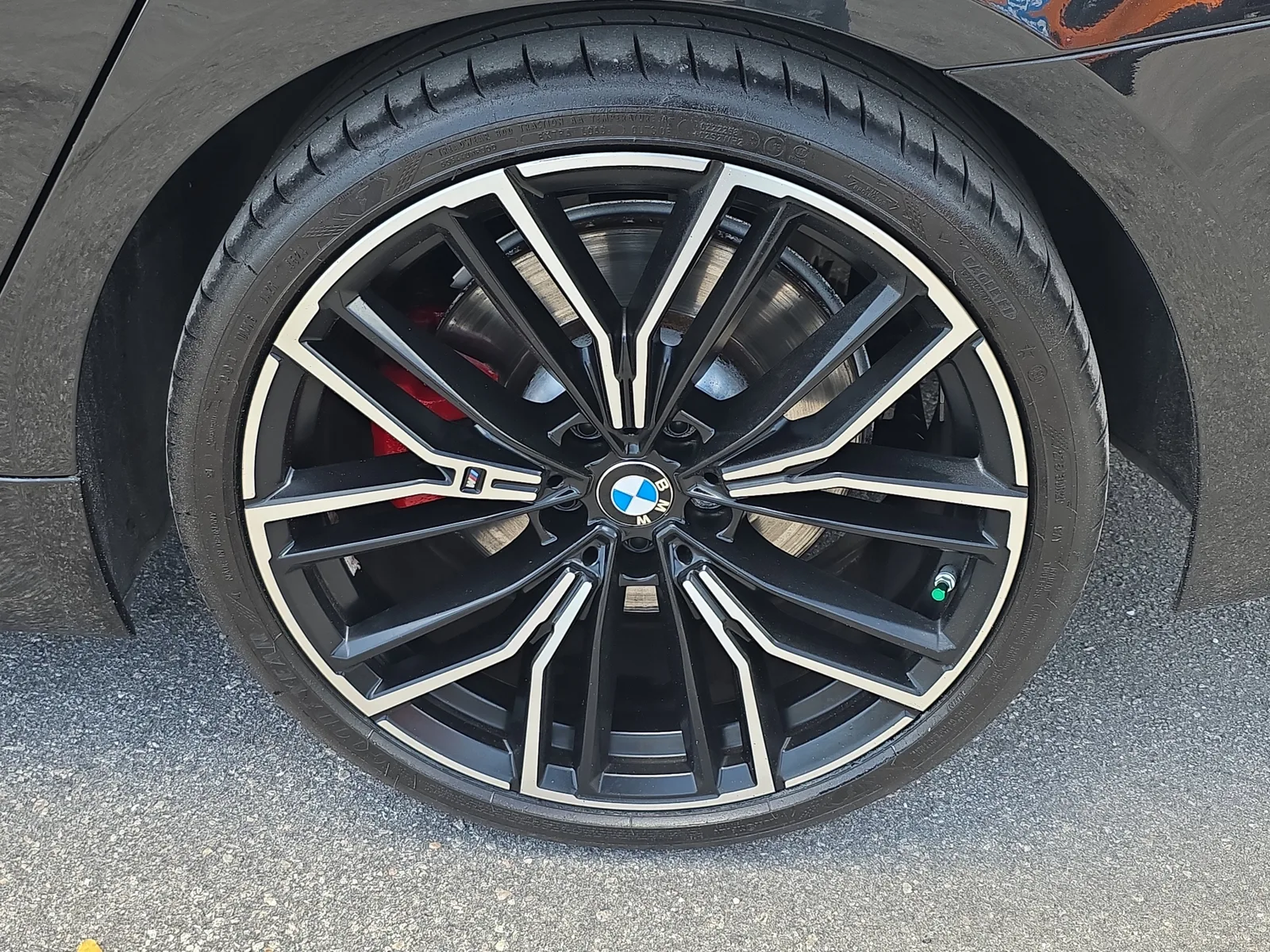 2023 BMW 5 Series 530i photo 11