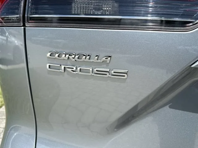 2023 Toyota Corolla Cross XLE photo 39