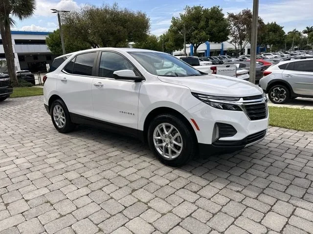 2023 Chevrolet Equinox LT photo 16