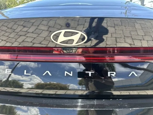 2025 Hyundai Elantra SEL Convenience photo 36