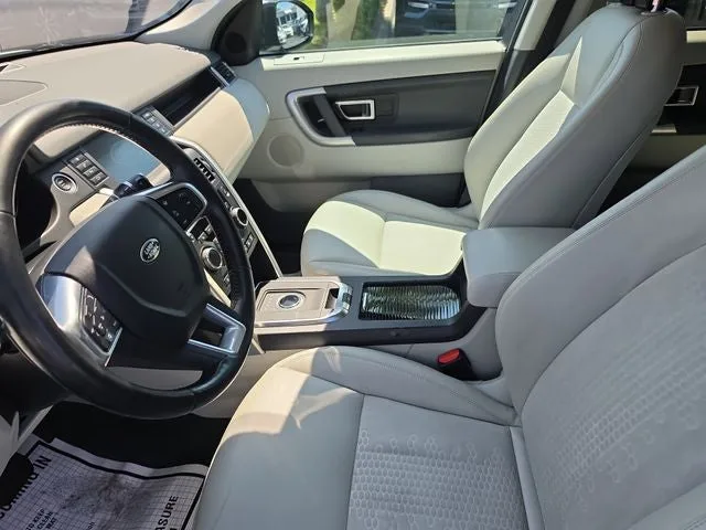 2018 Land Rover Discovery Sport SE photo 18