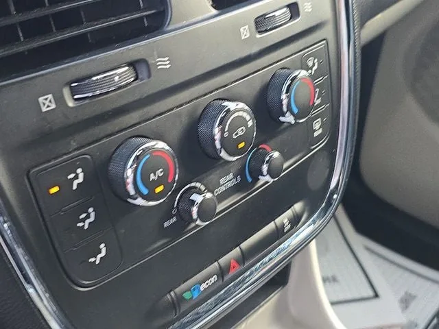 2020 Dodge Grand Caravan SXT photo 26
