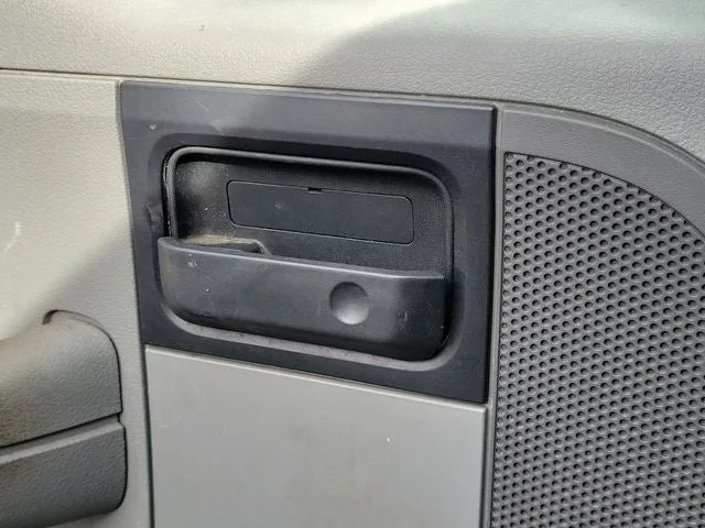 2007 Ford F-150 STX photo 23