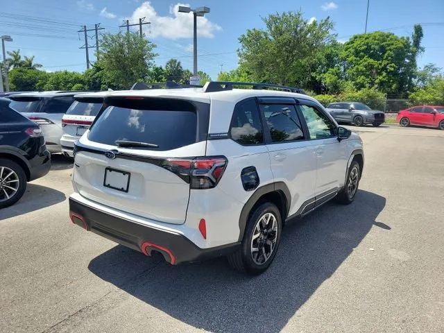 2025 Subaru Forester Premium photo 6