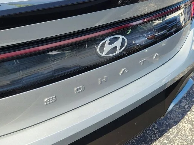 2025 Hyundai Sonata SE photo 5
