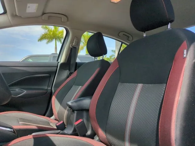 2023 Nissan Versa 1.6 SR photo 20
