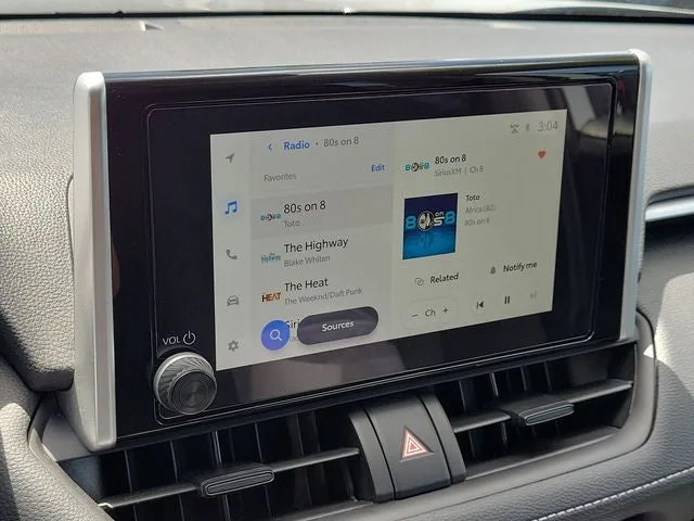 2025 Toyota RAV4 XLE photo 23