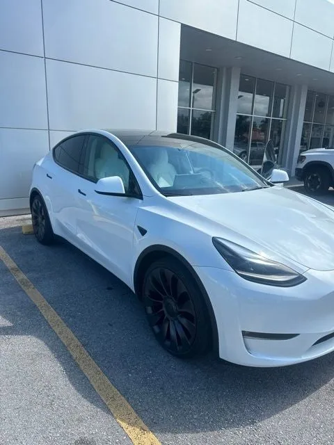 2024 Tesla Model Y Performance photo 5