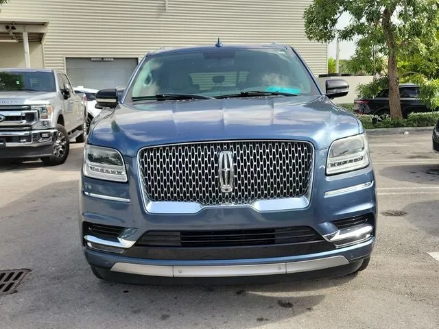 2018 Lincoln Navigator L Reserve photo 2