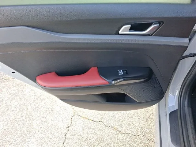 2023 Kia K5 GT-Line photo 9