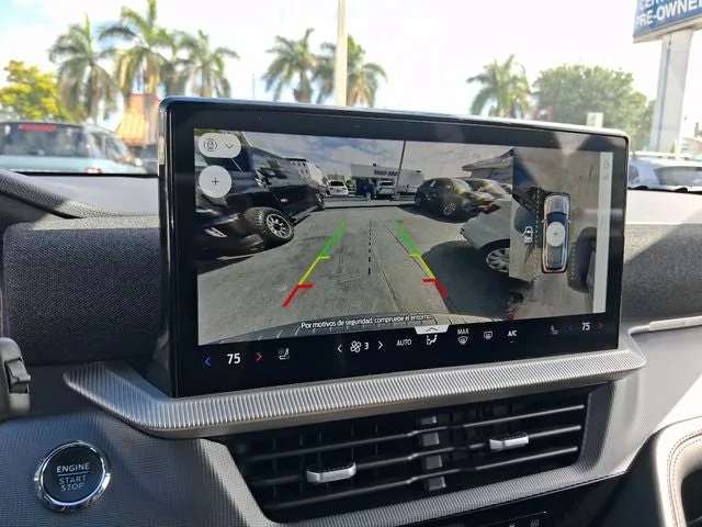 2025 Ford Explorer ST-Line photo 20