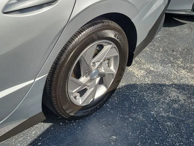 2025 Hyundai Sonata SE photo 6