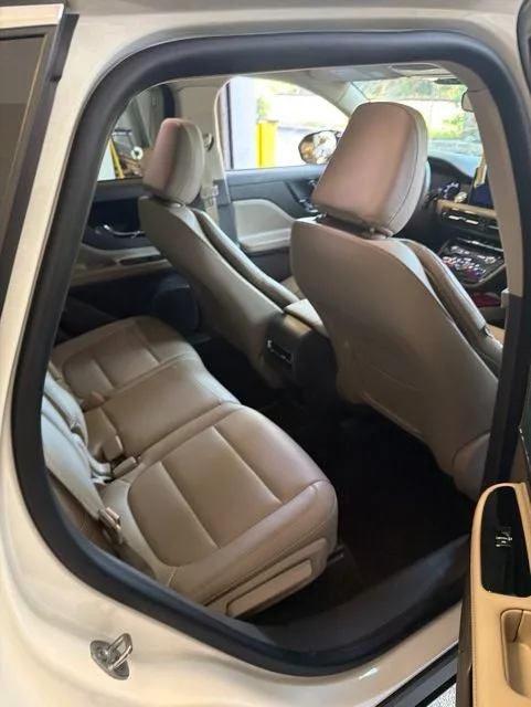 2022 Lincoln Corsair Standard photo 4