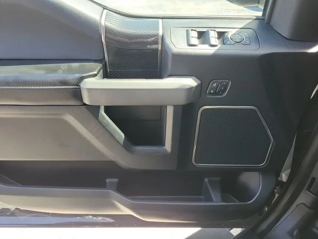 2018 Ford F-150 Raptor photo 19