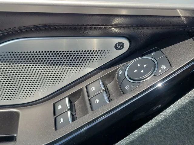 2023 Ford Explorer Platinum photo 17